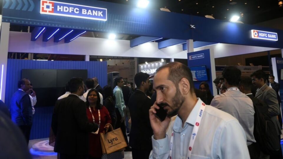 Hdfc Bank Share Price Rises 2 After Q2 Results 2023 Should You Buy Or Hold The Stock Tech 8335