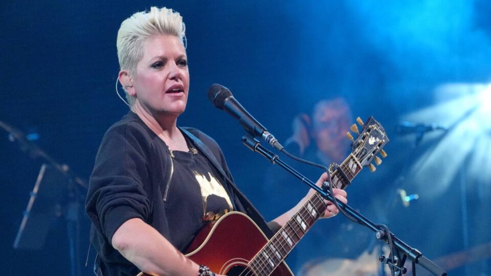 Natalie Maines Death Hoax Debunked: Illness and Health Update 2023 ...