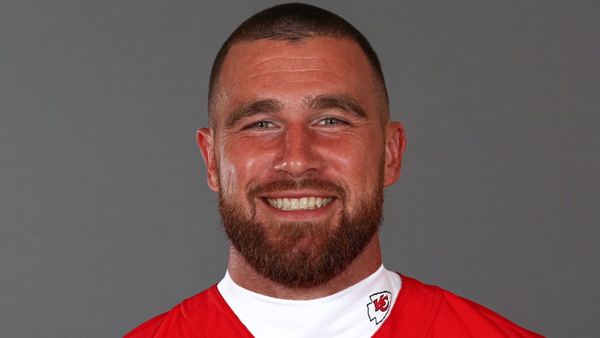 What Happened To Travis Kelce? Before and After Teeth Surgery Photo